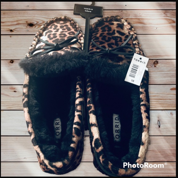 Brand new Torrid Leopard Print Faux Fur Slippers - Picture 1 of 5